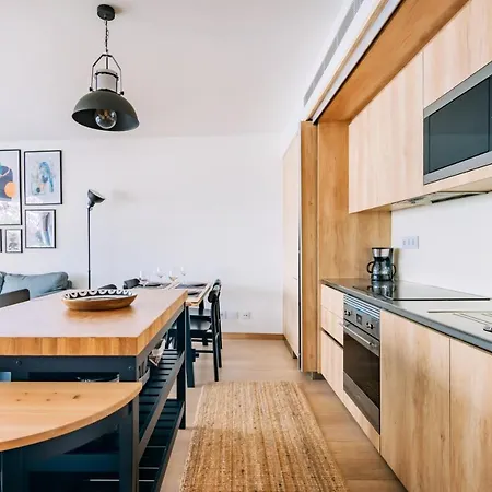 Gelman's Getaway In * Lisboa